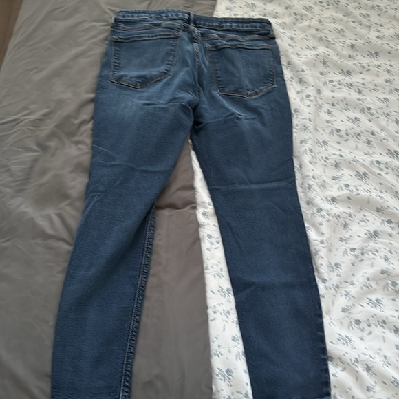 Old Navy Women’s Jeans - Picture 4 of 4